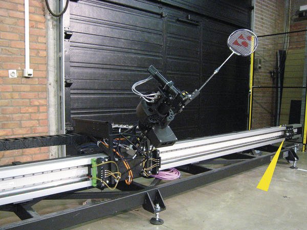 Stoßdämpfer schützen den Badminton-Roboter