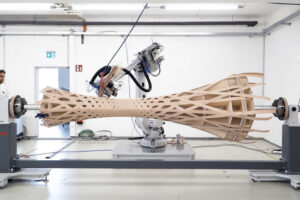 Leichtbau der Zukunft: ABB-Roboter wickelt stabile Konstruktionen aus Furnier-Holz