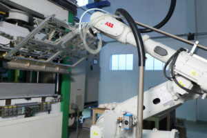 Robotik für die Umwelt: ABB-Roboter stellen Bio-Verpackungen als Plastik-Ersatz her