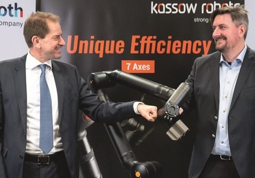 Dr. Marc Wucherer (links, Bosch Rexroth) und Kristian Kassow (Kassow Robots) arbeiten in Sachen Robotik zusammen. (Bild: Kassow Robots / Bosch Rexroth).