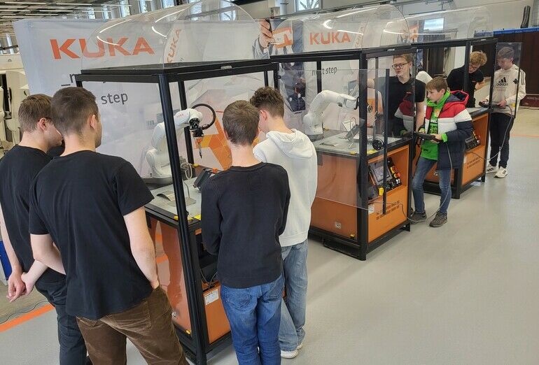 Für Jung und Alt – Kuka macht Robotik erlebbar