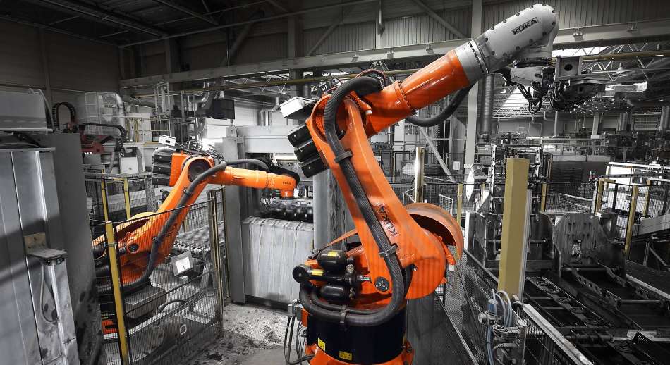 KUKA Roboter in einer Gießerei