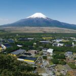 In seinen hochautomatisierten japanischen Werken unterhalb des heiligen Berges Fuji baut Fanuc 15.400 Industrieroboter pro Monat. Bild: Fanuc