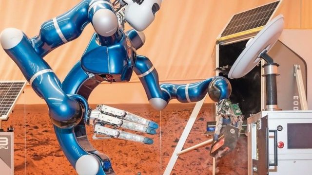 Google-Cloud lässt DLR-Roboter in 100 Welten gleichzeitig lernen