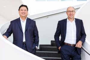 Kuka: Vorzeitige Vertragsverlängerung für Vorstände Peter Mohnen und Alexander Tan