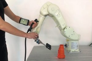 Roboter mit einer 6D-Maus einlernen