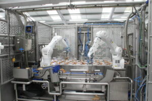 Kuka Agilus-Roboter schneiden und verpacken Sandwiches