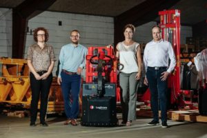 Mobile Industrial Robots und Logitrans entwickeln autonome Stapler