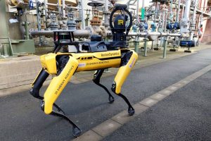Autonomer mobiler Roboter automatisiert Inspektion bei Evonik