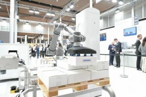 Omron_Automatica_2022_Cobot-Palettierer