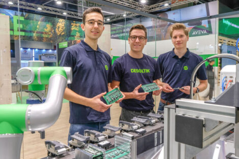 Vollautomatische Chip-Demontage mit Robotik von Schneider Electric