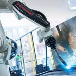 Roboterhersteller und Schweißtechnik-Experten schnüren verstärkt Ready-to-use-Pakete, um den Einstieg in das Roboterschweißen zu vereinfachen.