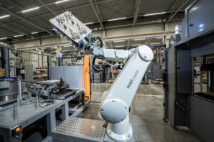 Modulare Automation für den Elastomer-Spritzguss mit Stäubli Robotics
