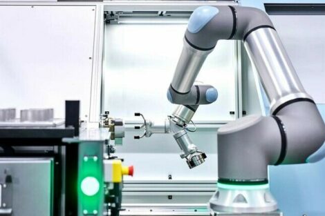 Universal Robots bringt 30 kg Cobot UR30: stärker und kompakter