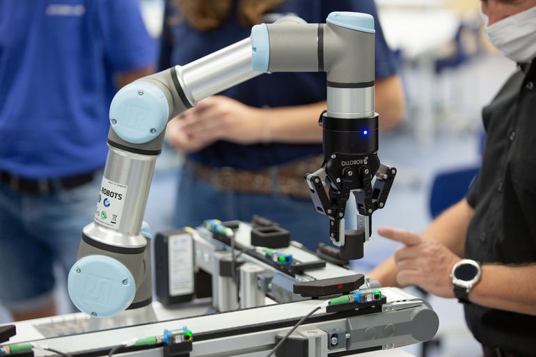 Universal Robots Education: Robotik in die Berufsausbildung tragen