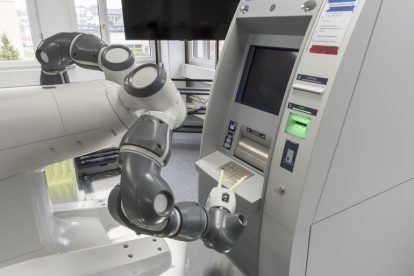 ABBs Yumi-Roboter testet Software für Geldautomaten