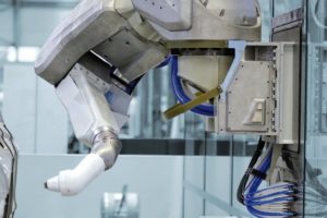 Dürr: 13000ster Roboter lackiert bei General Motors