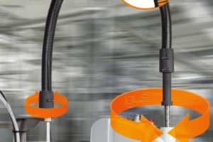 Igus Kabelführung für Scara-Roboter verhindert Abknicken von Leitungen