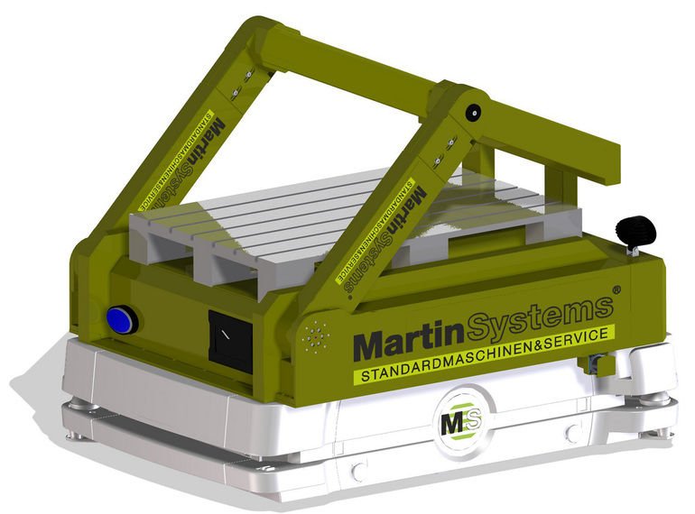 Autonomer Transportroboter von Martin Systems nimmt Paletten huckepack